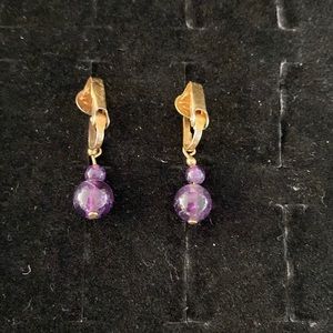 Vintage clip on dangling earrings. E6